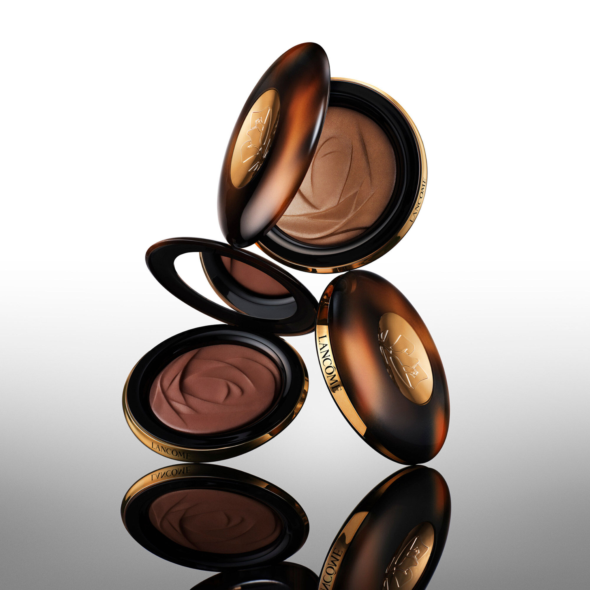 TEINT IDOLE ULTRA WEAR C.E. SKIN TRANSFORMING HIGHLIGHTER