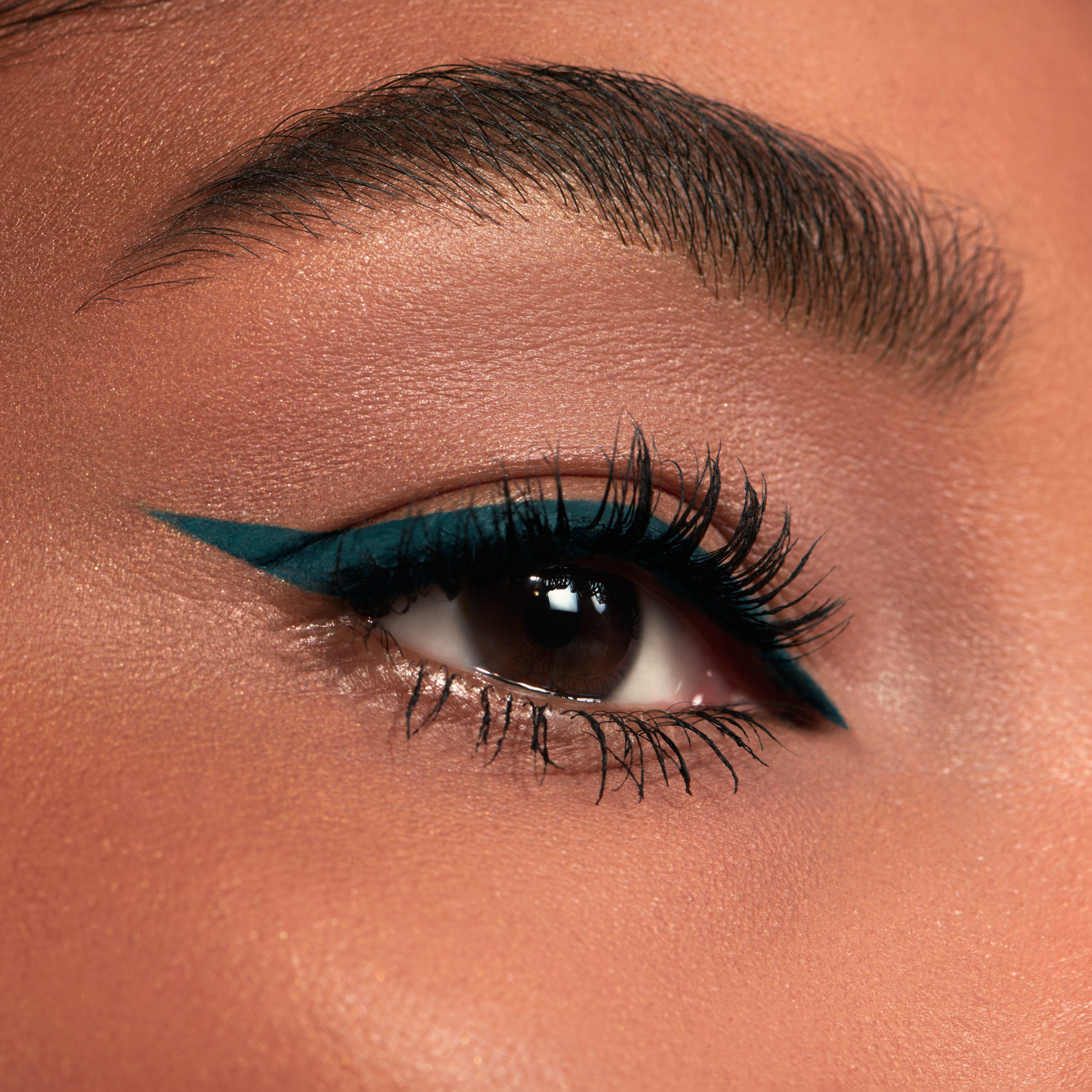 LINER IDOLE EYELINER