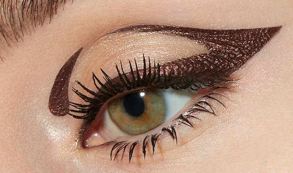 Kolay Eyeliner Çekme Teknikleri