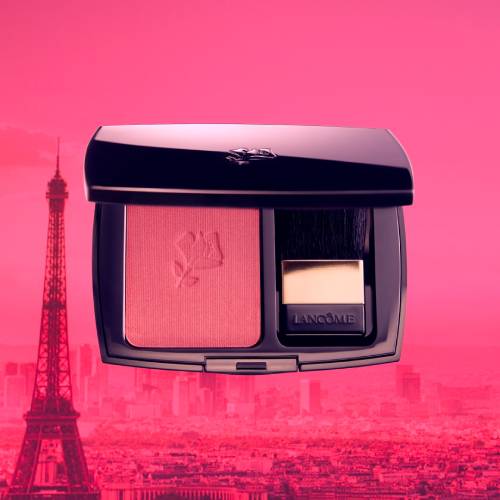 Canlı Bir Görünüm için Allık Uygulaması