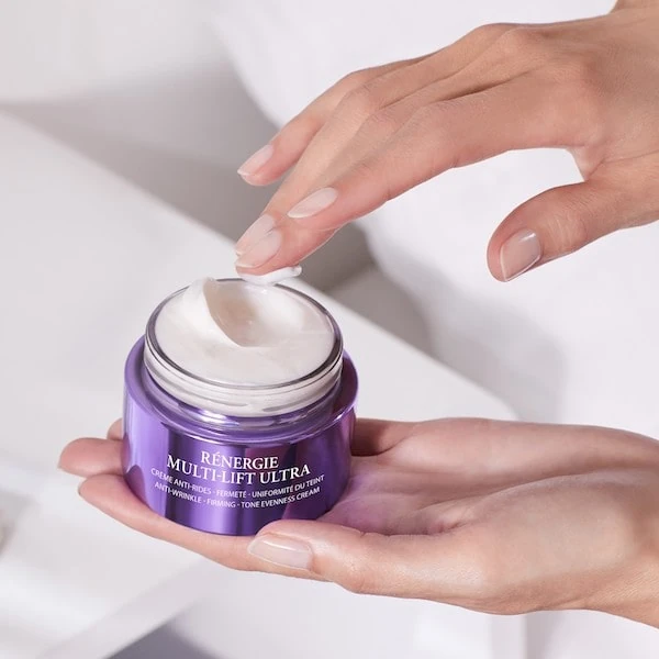 Yaşlanma Belirtilerine Karşı Çok Yönlü Bakım Uygulayın